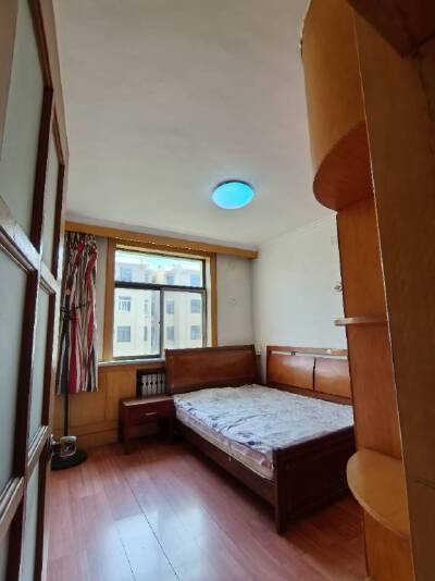 阳光小区，3室2厅1卫，86㎡，售价92万