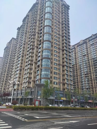 蓝天尚东区A区实景图