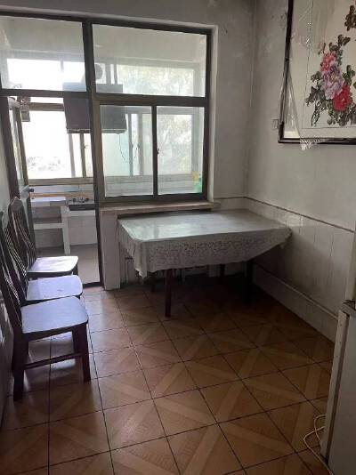 国税局家属院，3室2厅1卫，100㎡，售价110万