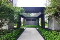 在售情况：国韵叠墅180-248㎡、11层低密小高层45-170㎡。参考价格：小高层均价8800元/㎡、叠墅12000-15000元/㎡。项目一期建设6栋4层中式叠墅，11栋11 层小高层。目前401-406#6栋叠墅，201-207#7栋小高层房源已交房入住。