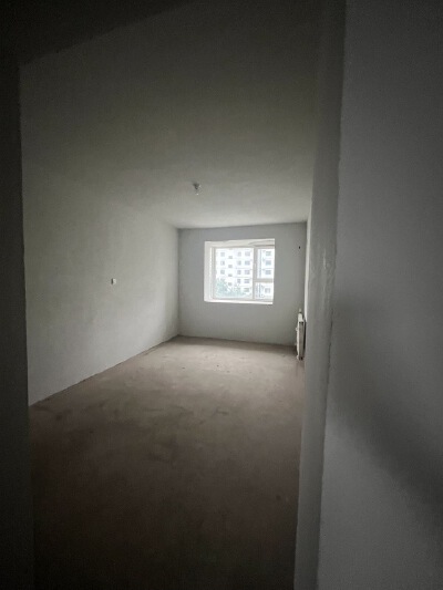 京泰盘龙湾，3室2厅1卫，143㎡，售价75万