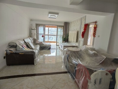 风景水岸，3室2厅2卫，143㎡，精装，售价89万