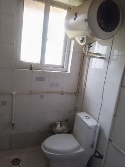 春天公寓，3室1厅1卫，98.00㎡，租金750.00元/月