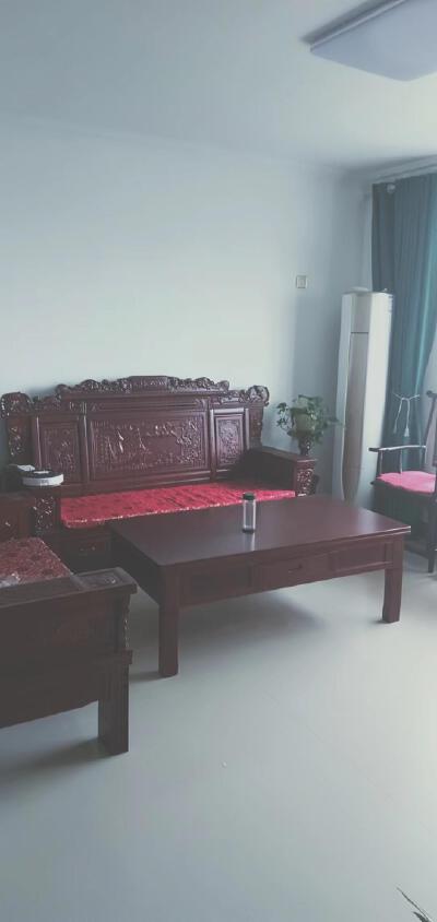 离曲师分校很近校园里的宽敞好房