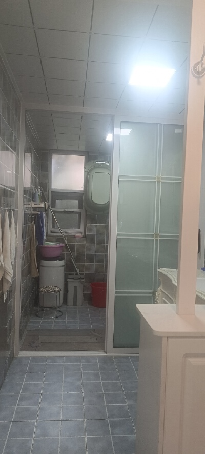 万邦城，3室2厅1卫，106.30㎡，豪装，售价72万