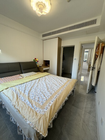 璞丽豪庭，3室2厅2卫，127㎡，豪装，售价150万