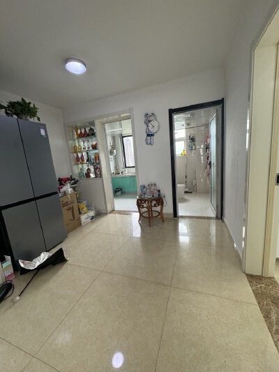 中央绿城，3室2厅1卫，110㎡，精装，售价72万