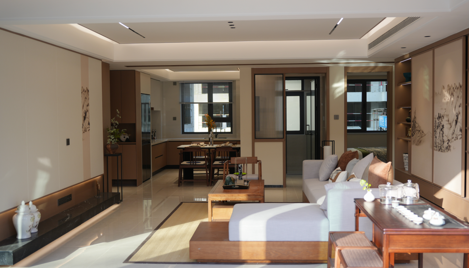 东岸世家三期建面约123㎡三室样板间实景图