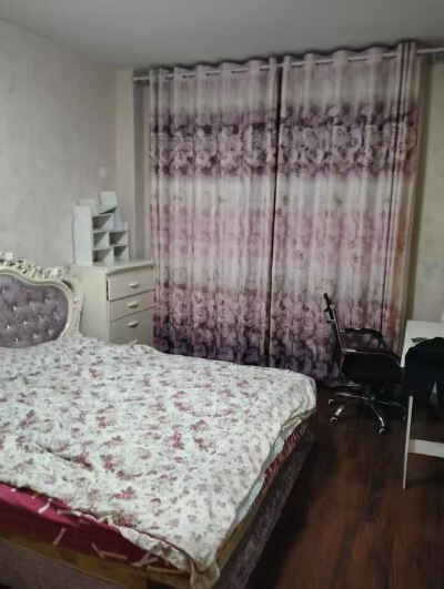 日照馨园小区，3室2厅1卫，103㎡，售价32.8万