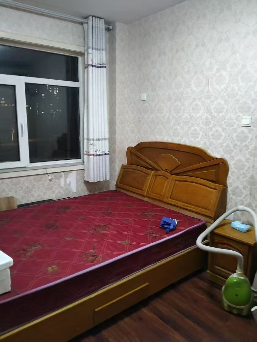 日照馨园小区，3室2厅1卫，103㎡，售价32.8万 二手房