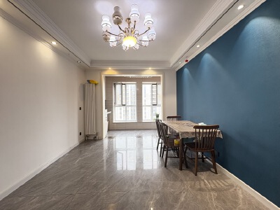 新城里，3室2厅1卫，105㎡，售价41.8万