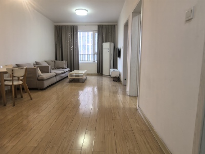 锦华广场，2室2厅1卫，82.00㎡，普装，售价45.00万