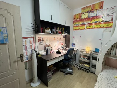 日照馨园小区，3室2厅8卫，110㎡，售价32.8万